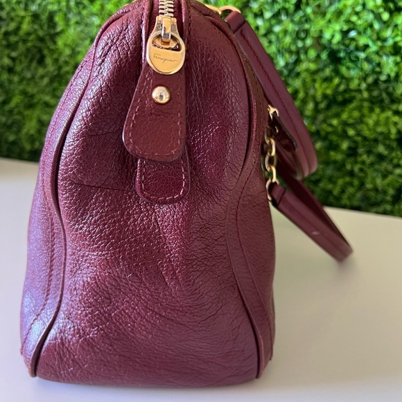 Salvatore Ferragamo Leather Shoulder Bag -
Burgundy - Picture 4 of 10